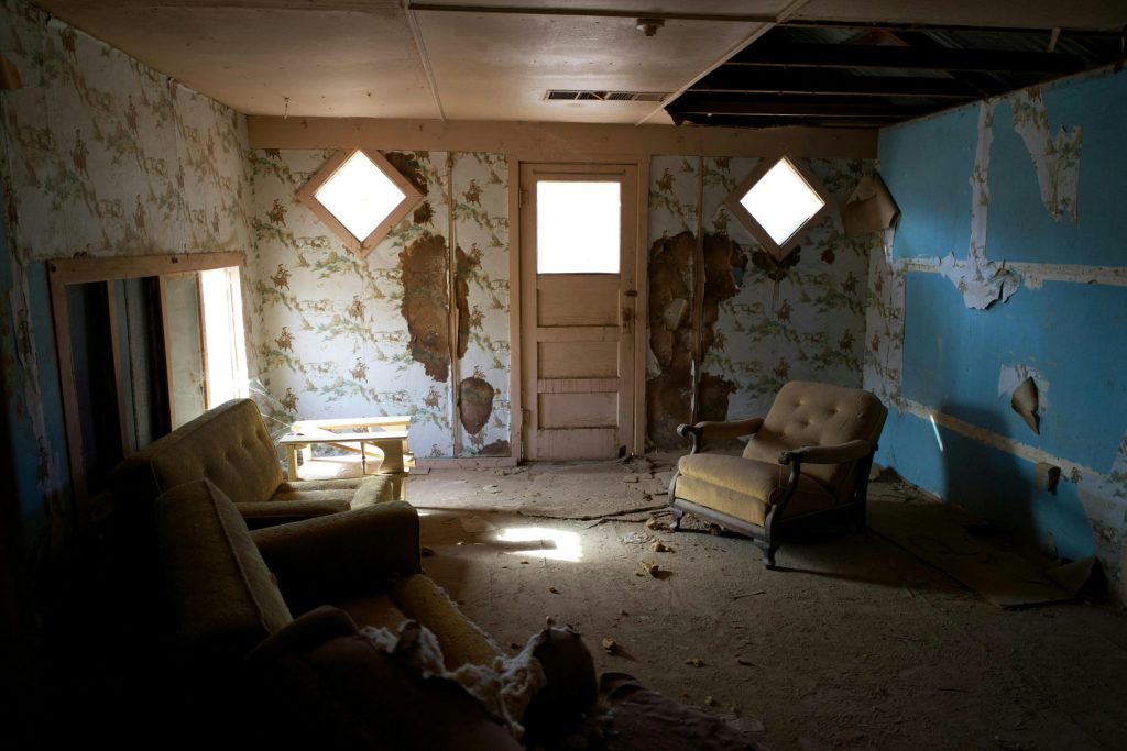 A living room with a lot of furniture in it